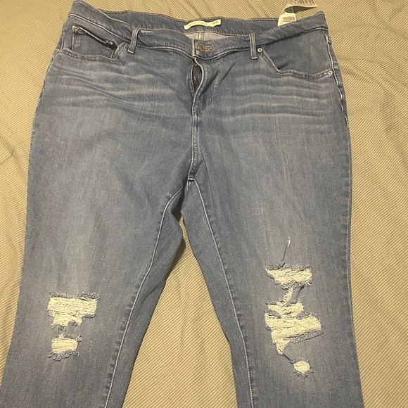 Levi's Women's Light Blue Straight Leg Jeans - Picture 5 of 5